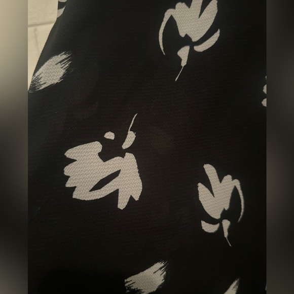 🤑🤑ARMANI EXCHANGE WOMENS M🤑🤑 - Picture 6 of 8